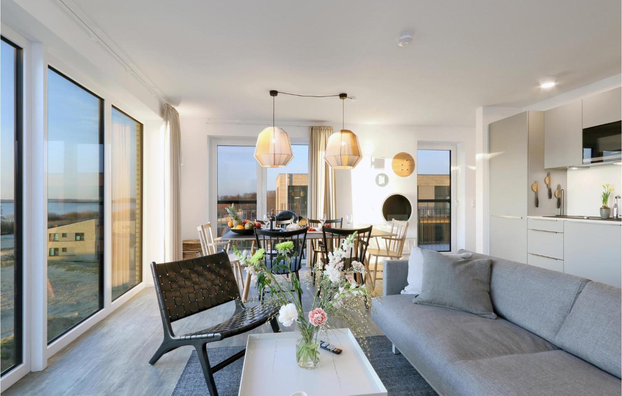 Penthouse Comfort Лембрух Экстерьер фото